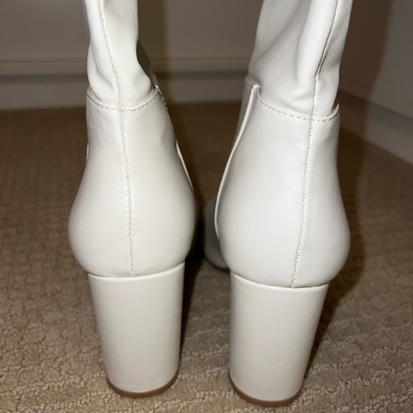 White Leather Material Boots - Picture 4 of 9
